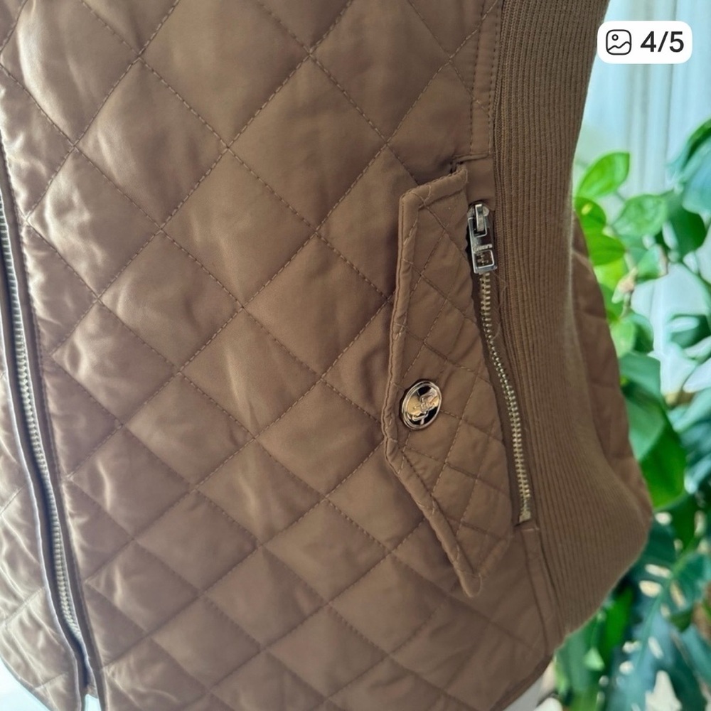 Tan Chico’s quilted vest - Picture 4 of 4